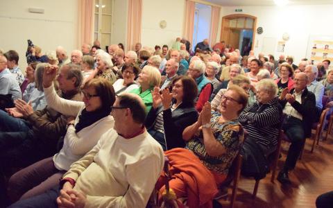 Besucher im Maxmilianhaus